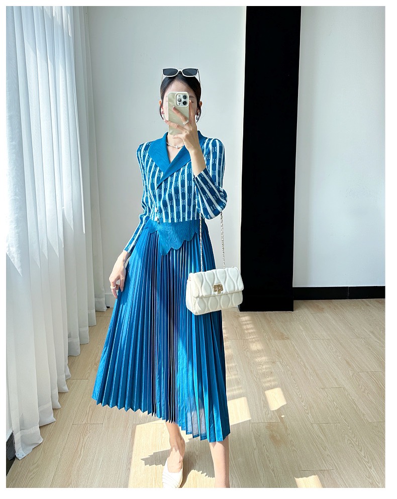 ĐẦM DẬP LY CỔ VEST PHỐI SỌC D137